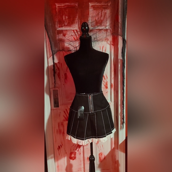 Tripp NYC Lolita Pleate Skirt - Picture 5 of 7